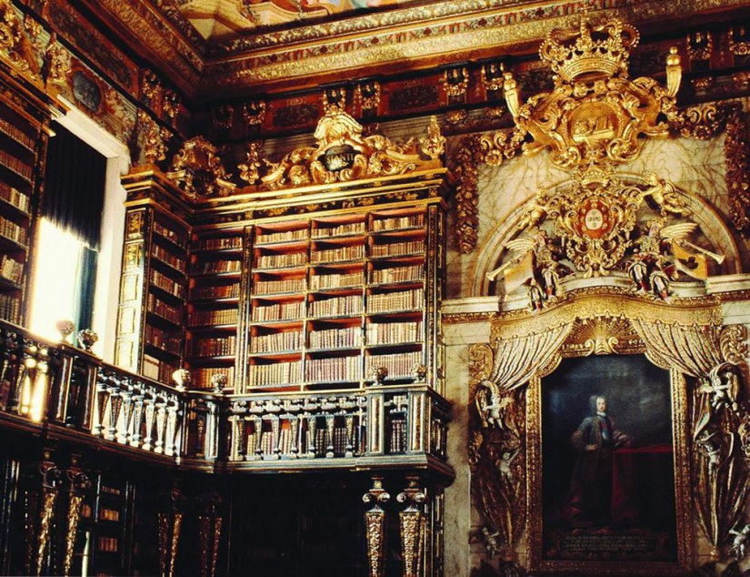 library-coimbra-interior